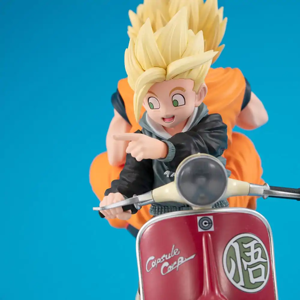 Dragonball Z 05 Desktop Real McCoy PVC Diorama Super Saiyan Son Goku & Super Saiyan Son Gohan & Motorbike 16 cm termékfotó