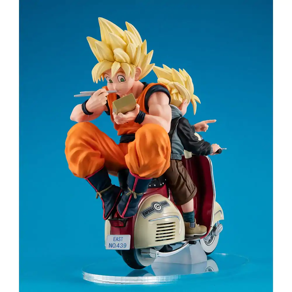 Dragonball Z 05 Desktop Real McCoy PVC Diorama Super Saiyan Son Goku & Super Saiyan Son Gohan & Motorbike 16 cm termékfotó