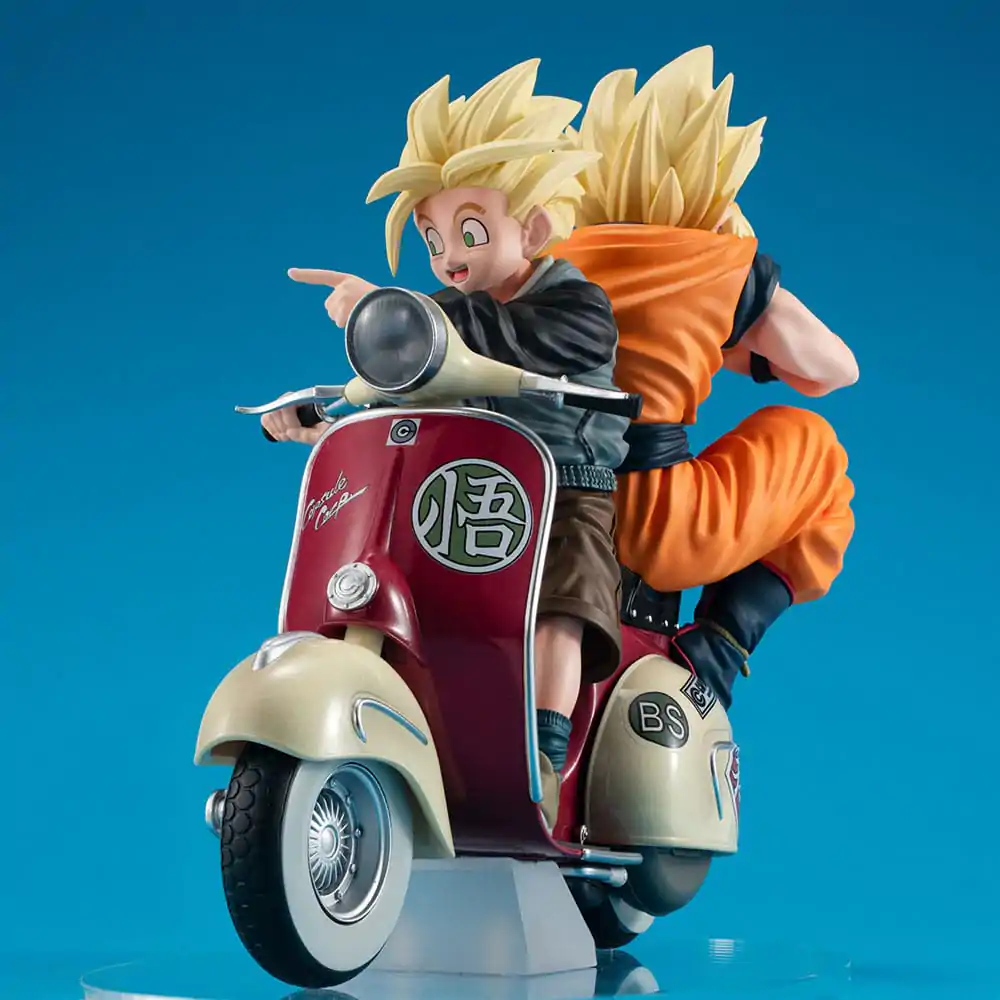 Dragonball Z 05 Desktop Real McCoy PVC Diorama Super Saiyan Son Goku & Super Saiyan Son Gohan & Motorbike 16 cm termékfotó