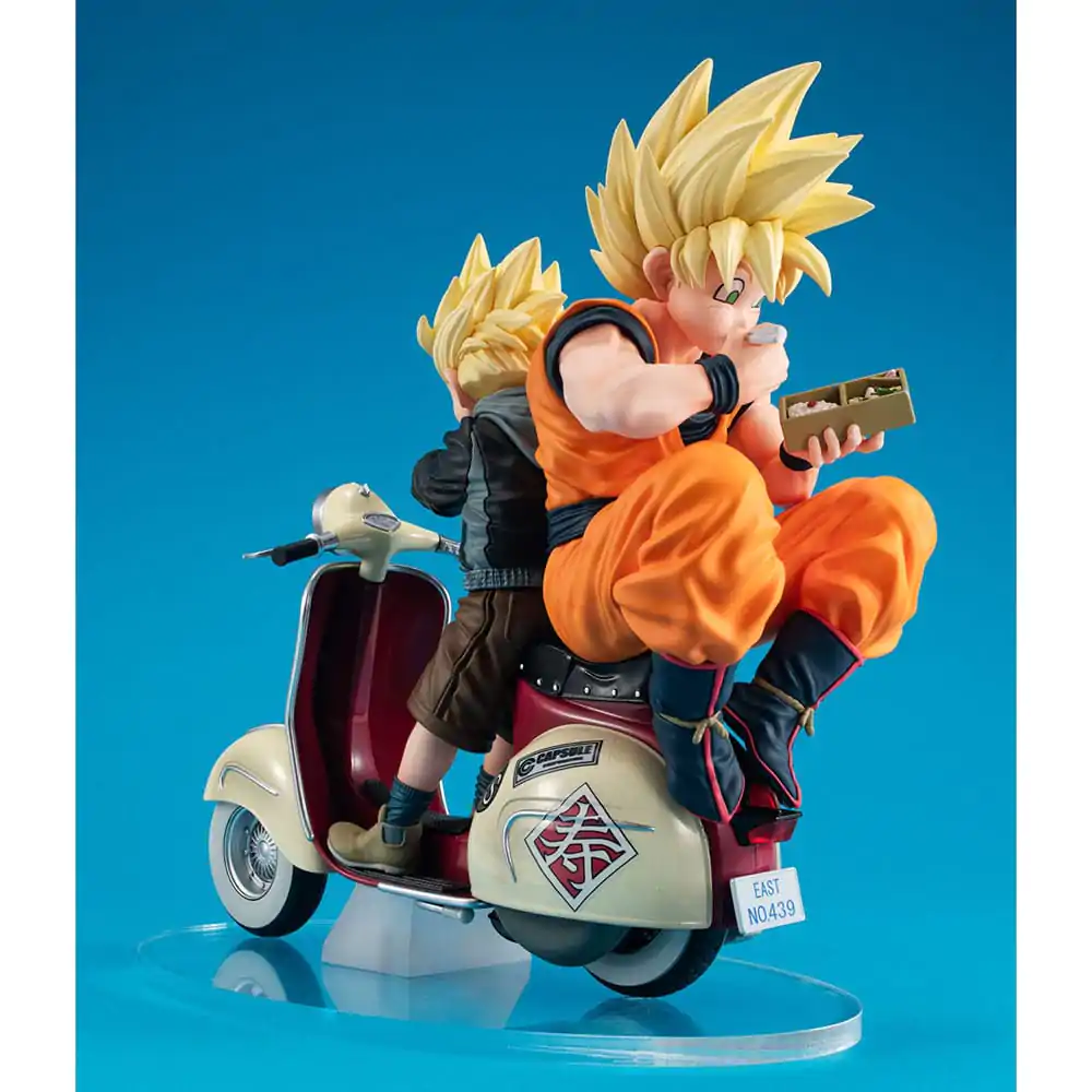 Dragonball Z 05 Desktop Real McCoy PVC Diorama Super Saiyan Son Goku & Super Saiyan Son Gohan & Motorbike 16 cm termékfotó