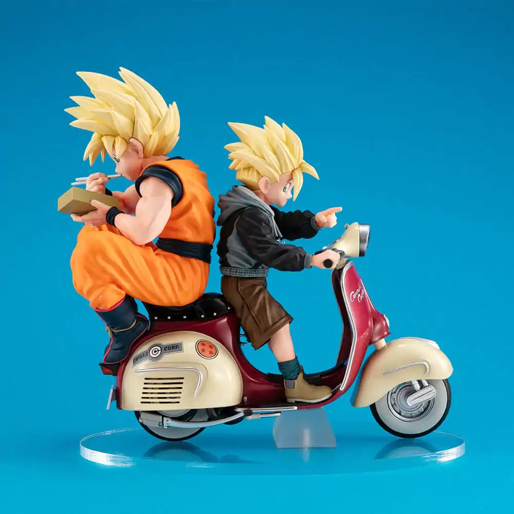 Dragonball Z 05 Desktop Real McCoy PVC Diorama Super Saiyan Son Goku & Super Saiyan Son Gohan & Motorbike 16 cm termékfotó