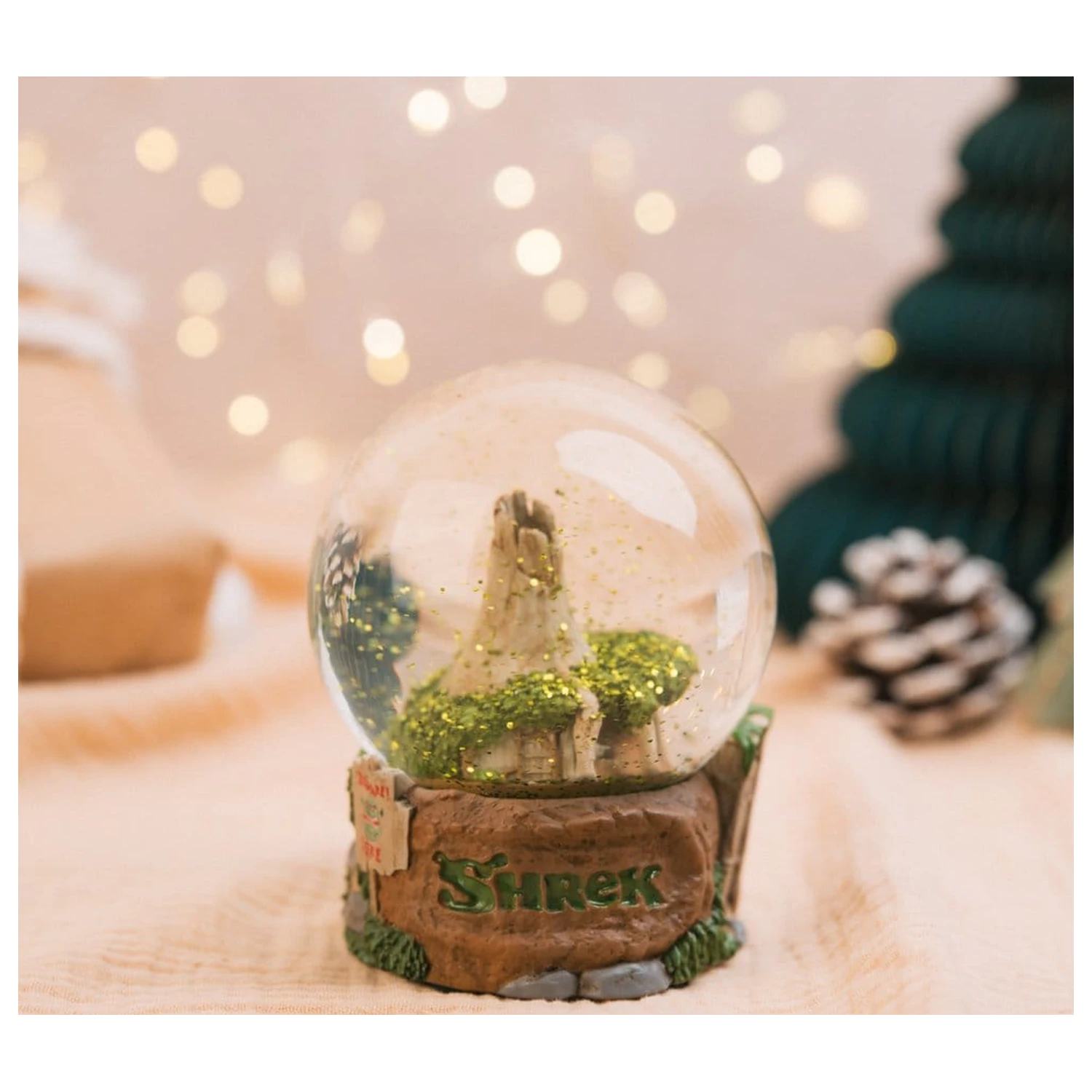DreamWorks Shrek Snow Globe 10 cm product photo