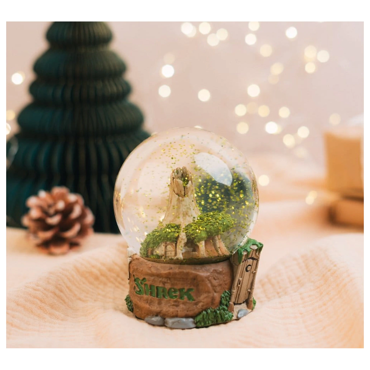 DreamWorks Shrek Snow Globe 10 cm product photo