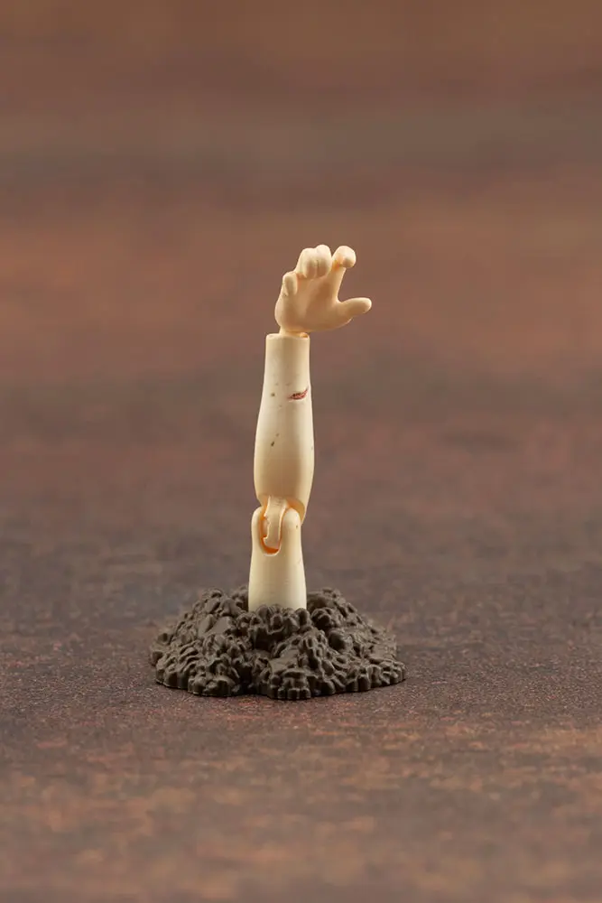 End of Heroes Plastic Model Kit 1/24 Zombinoid Wretched Girl 7 cm product photo