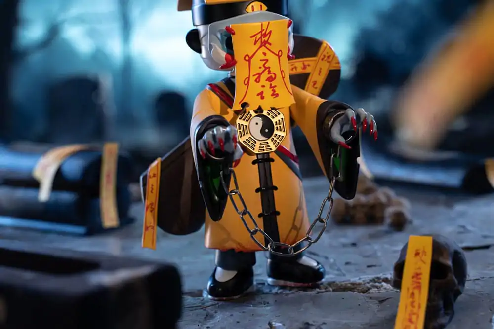Faceless Figure Jiangshi Expert 16 cm product photo