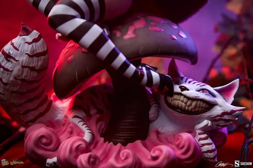 Fairytale Fantasies Collection Statue Alice in Wonderland Game of Hearts Edition 34 cm product photo