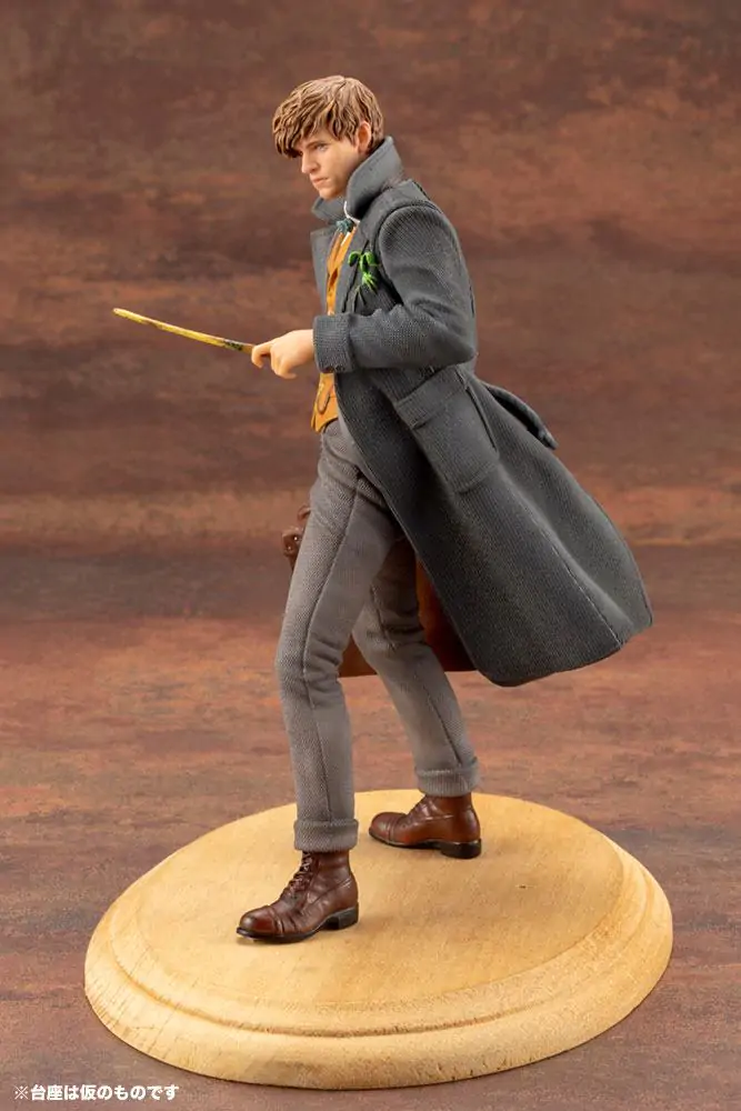 Fantastic Beasts 2 ARTFX+ PVC Statue 1/10 Newt Scamander 18 cm termékfotó