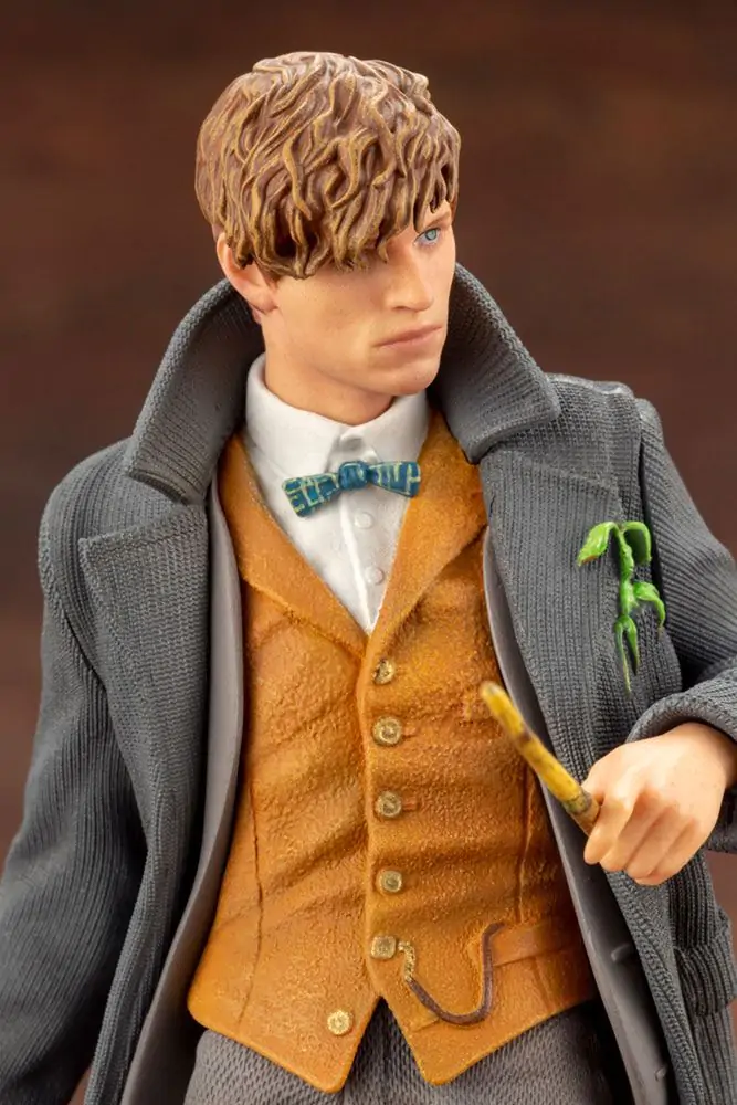 Fantastic Beasts 2 ARTFX+ PVC Statue 1/10 Newt Scamander 18 cm termékfotó