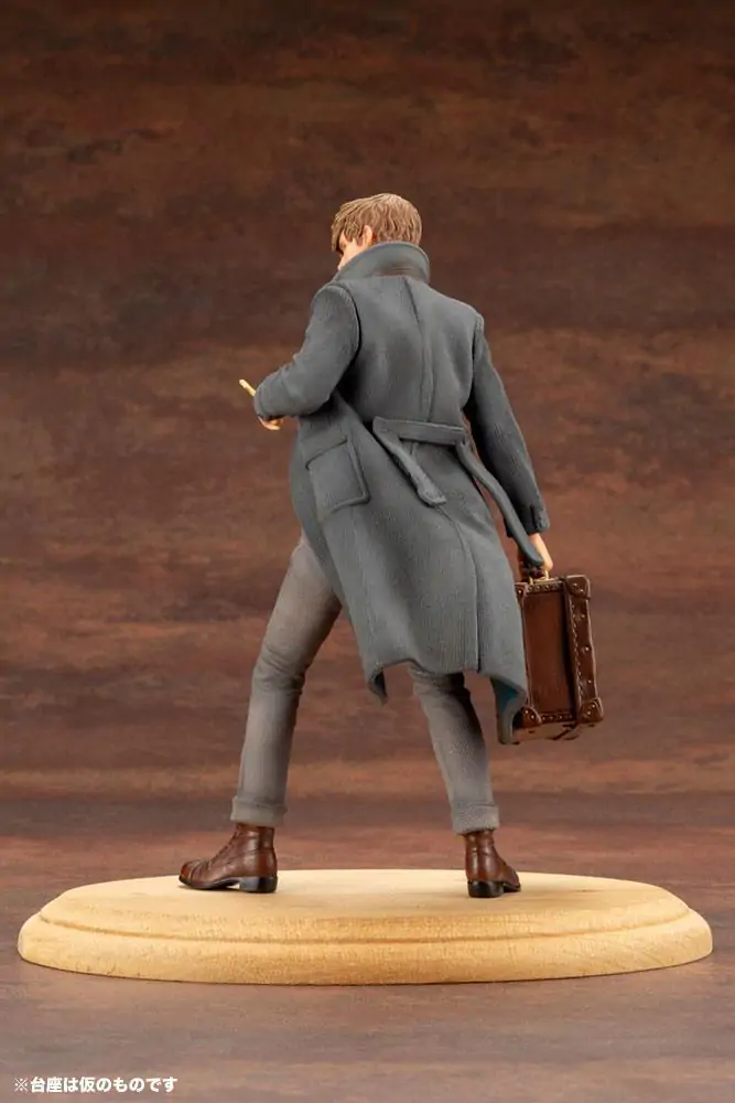 Fantastic Beasts 2 ARTFX+ PVC Statue 1/10 Newt Scamander 18 cm termékfotó