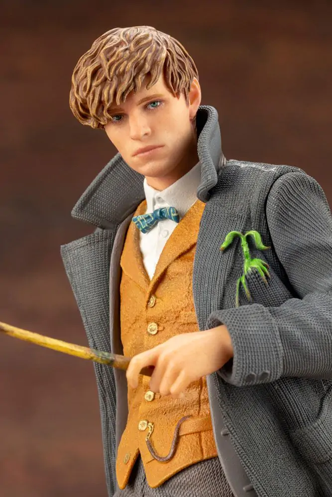 Fantastic Beasts 2 ARTFX+ PVC Statue 1/10 Newt Scamander 18 cm termékfotó