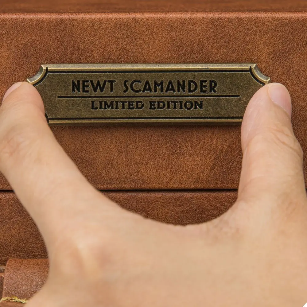 Fantastic Beasts Replica 1/1 Newt Scamander Suitcase Limited Edition termékfotó