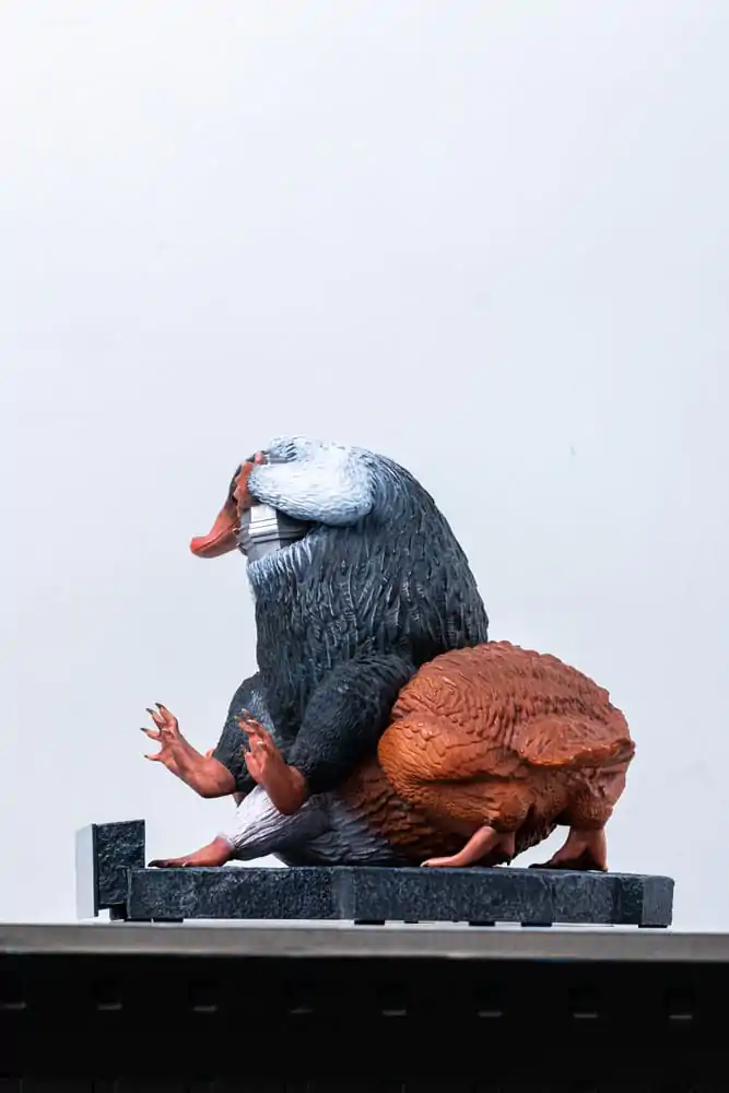 Fantastic Beasts Life-Size Statue Niffler 2 22 cm termékfotó