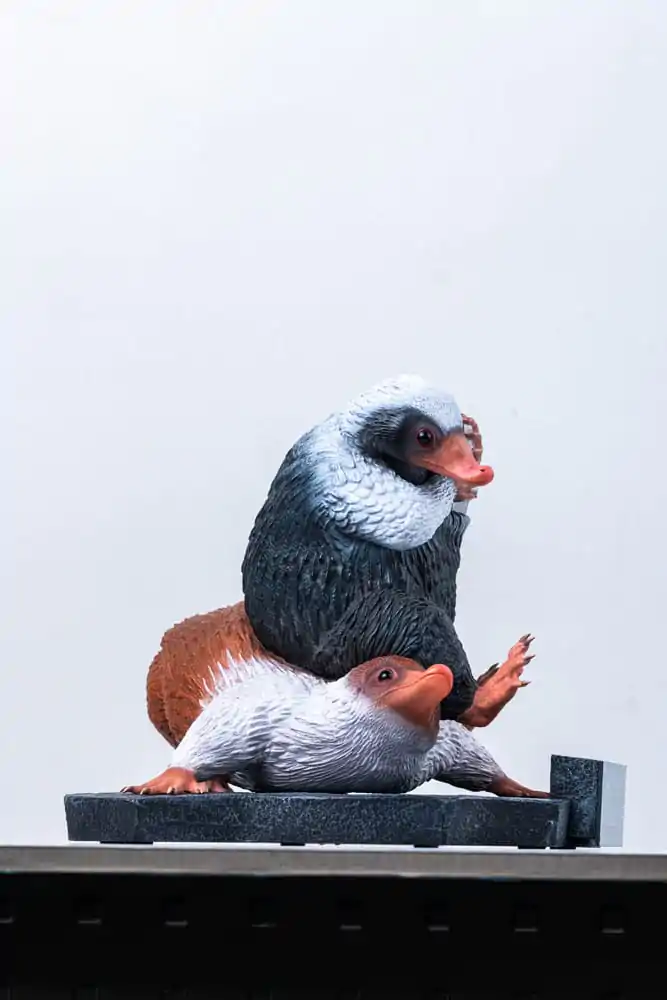 Fantastic Beasts Life-Size Statue Niffler 2 22 cm termékfotó