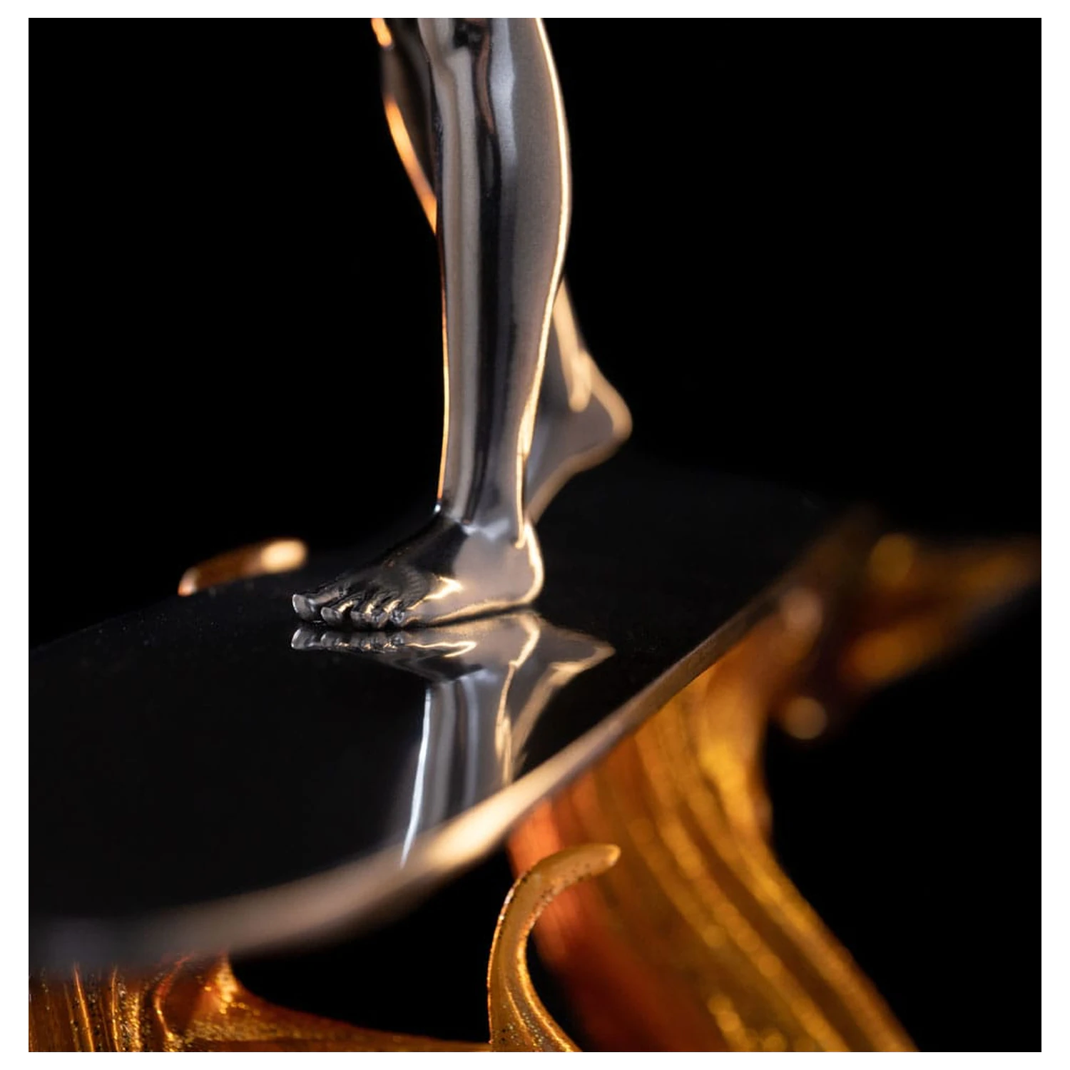 Fantastic Four Art Scale Statue 1/10 Silver Surfer 27 cm product photo