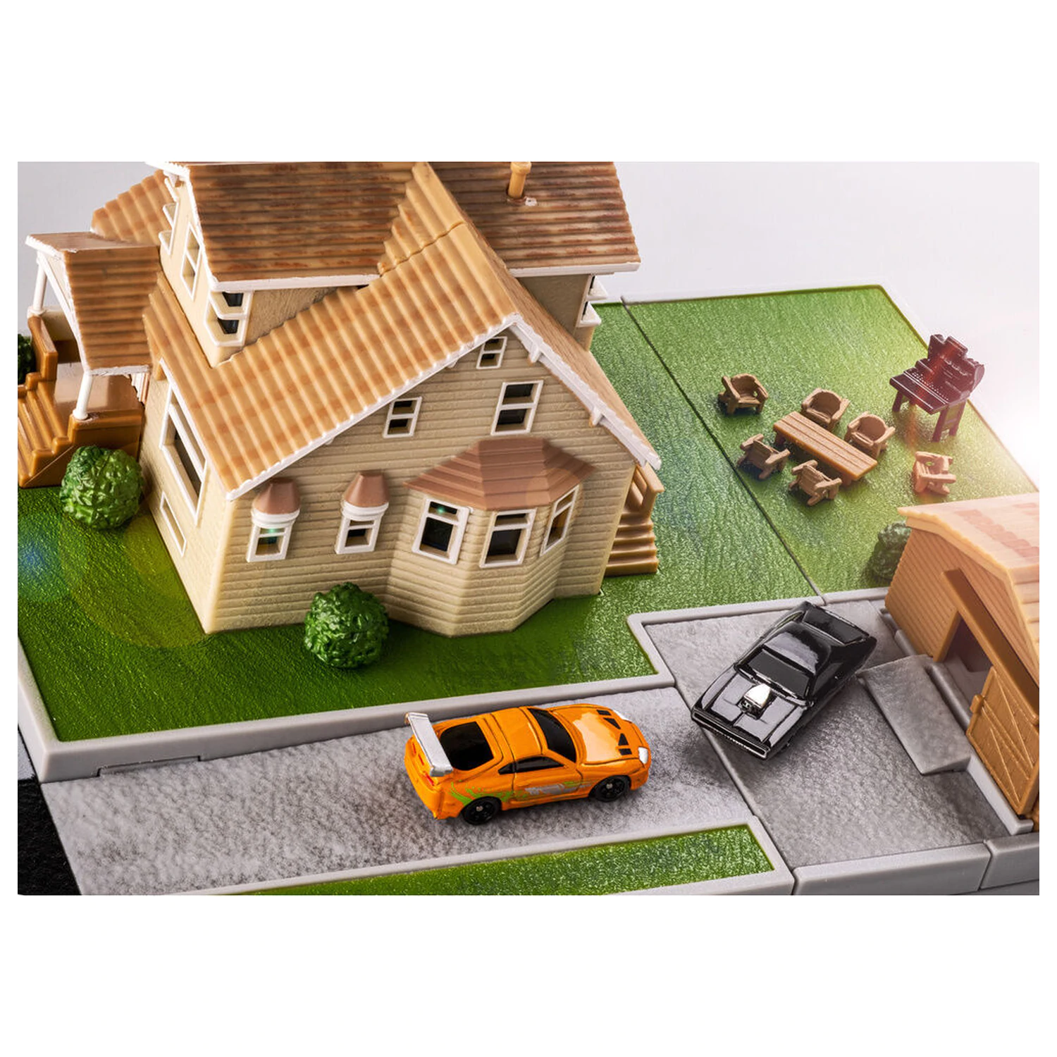 Fast & Furious Toretto House diorama replica product photo