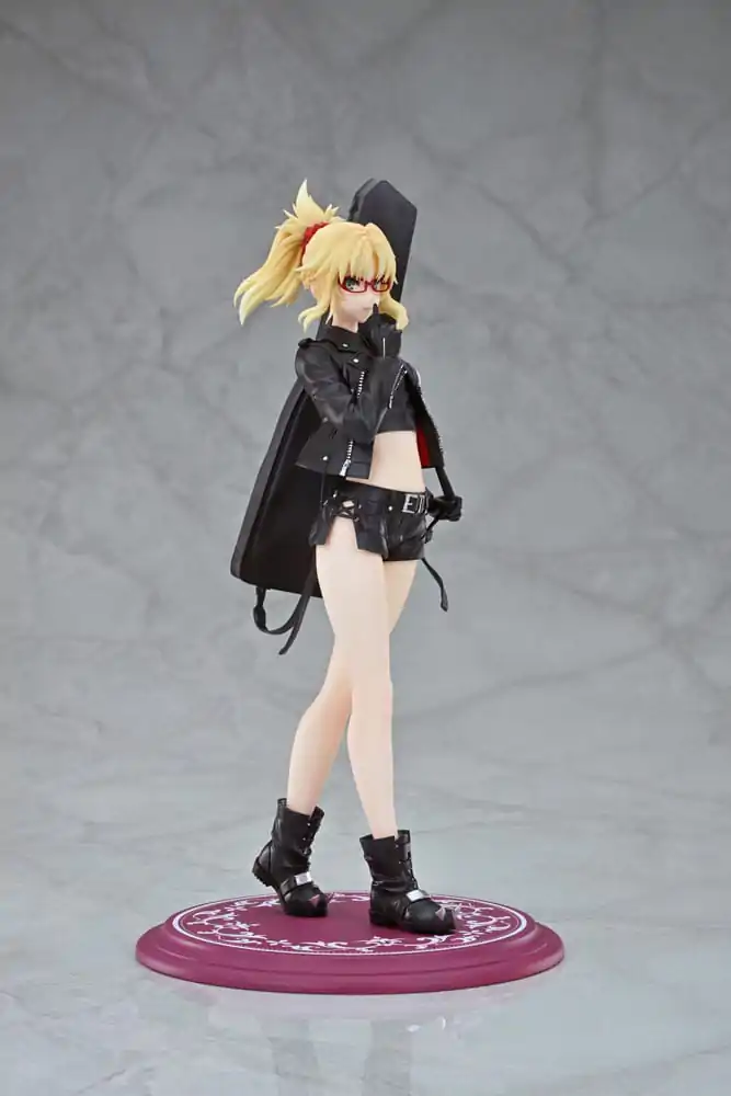 Fate/Apocrypha PVC Statue 1/7 Red Saber (Mordred) Original Glasses Model Ver. 22 cm termékfotó