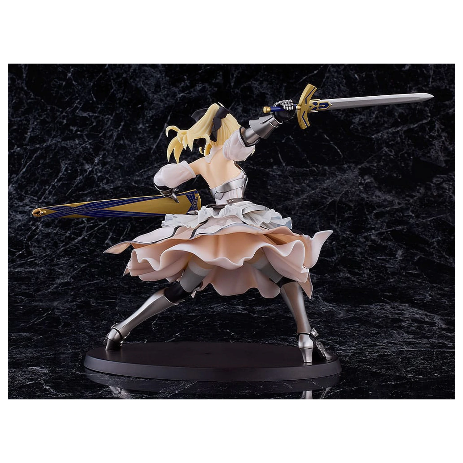 Fate/Stay Night Plamatea Plastic Model Kit Reincarnation Saber Lily Distant Avalon 20 cm        product photo