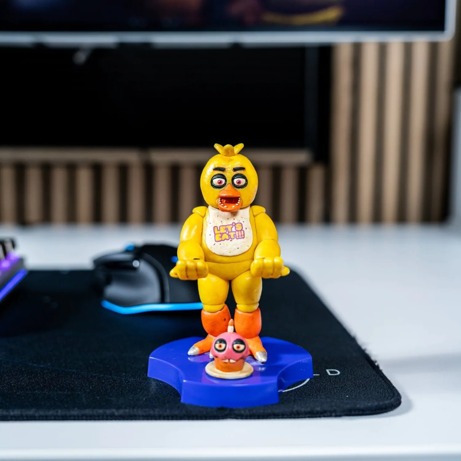 Five Nights at Freddy's Chica Holdems Cable Guys Mini Device Holder and Phone Stand product photo