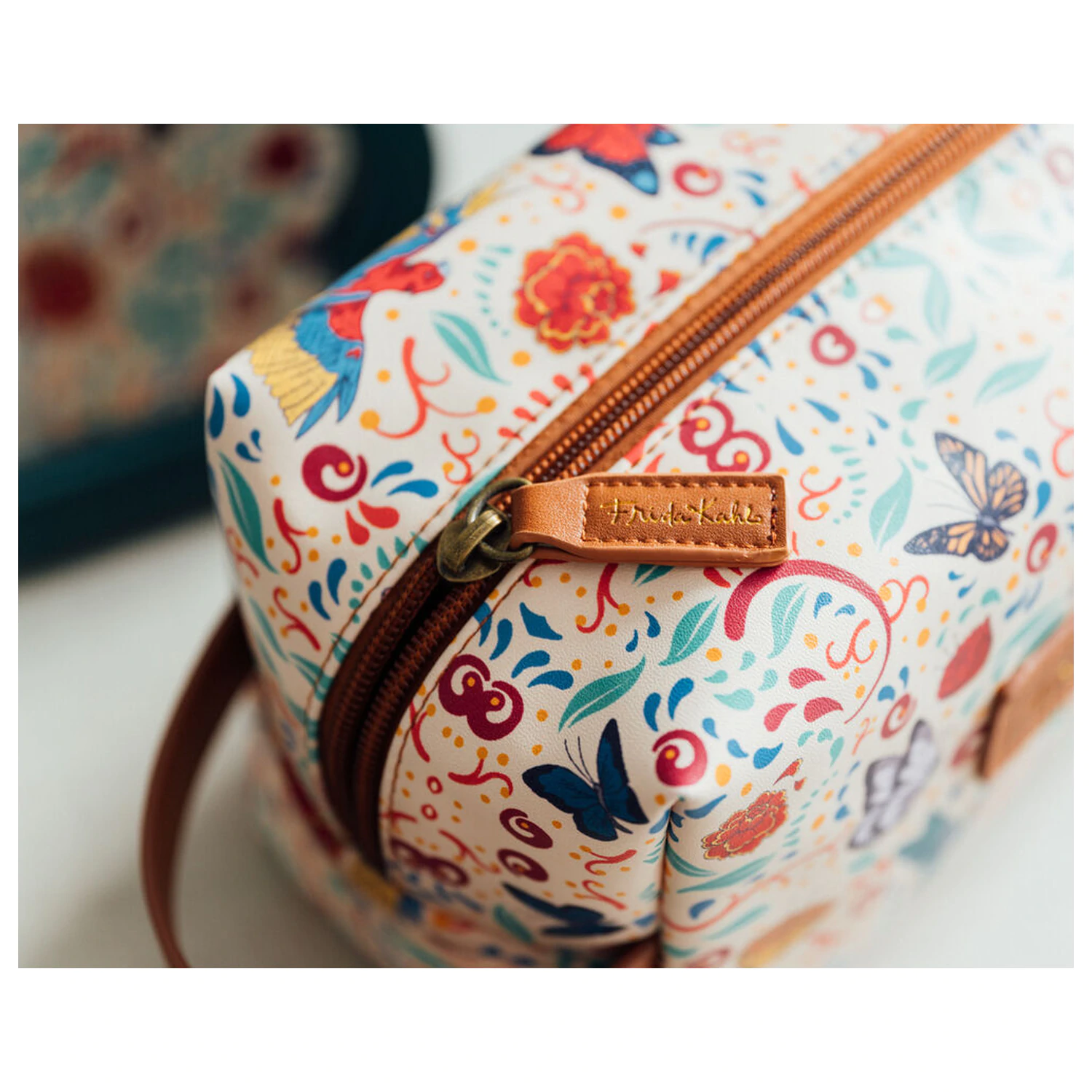 Frida Kahlo Long Live Life vanity case product photo