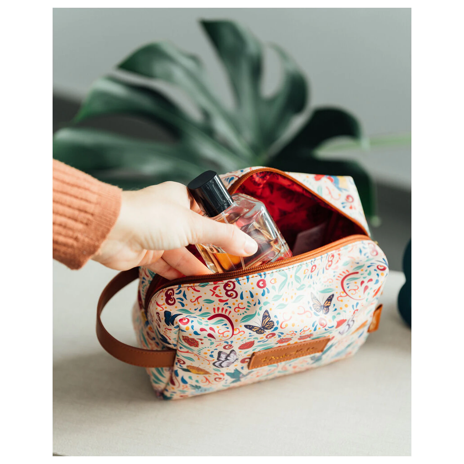 Frida Kahlo Long Live Life vanity case product photo