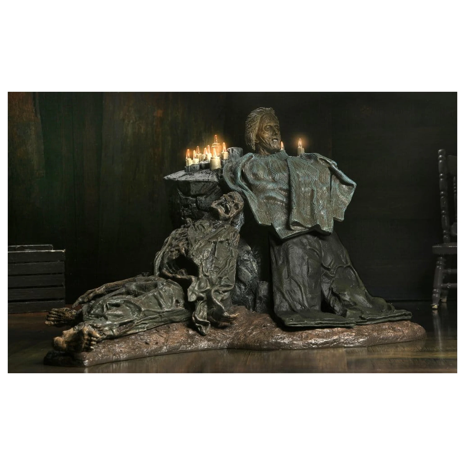 Friday the 13th: The Game Diorama Trenchcoat with Spikes Inferno Room Deluxe Set  product photo