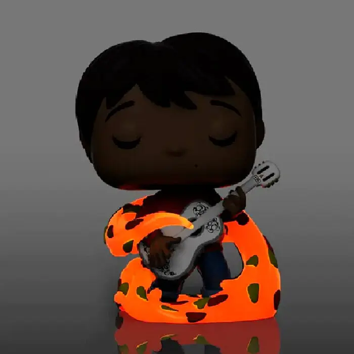 Coco POP! Disney Vinyl Figure Miguel w/guitar (Glow-in-the-Dark) 9 cm termékfotó