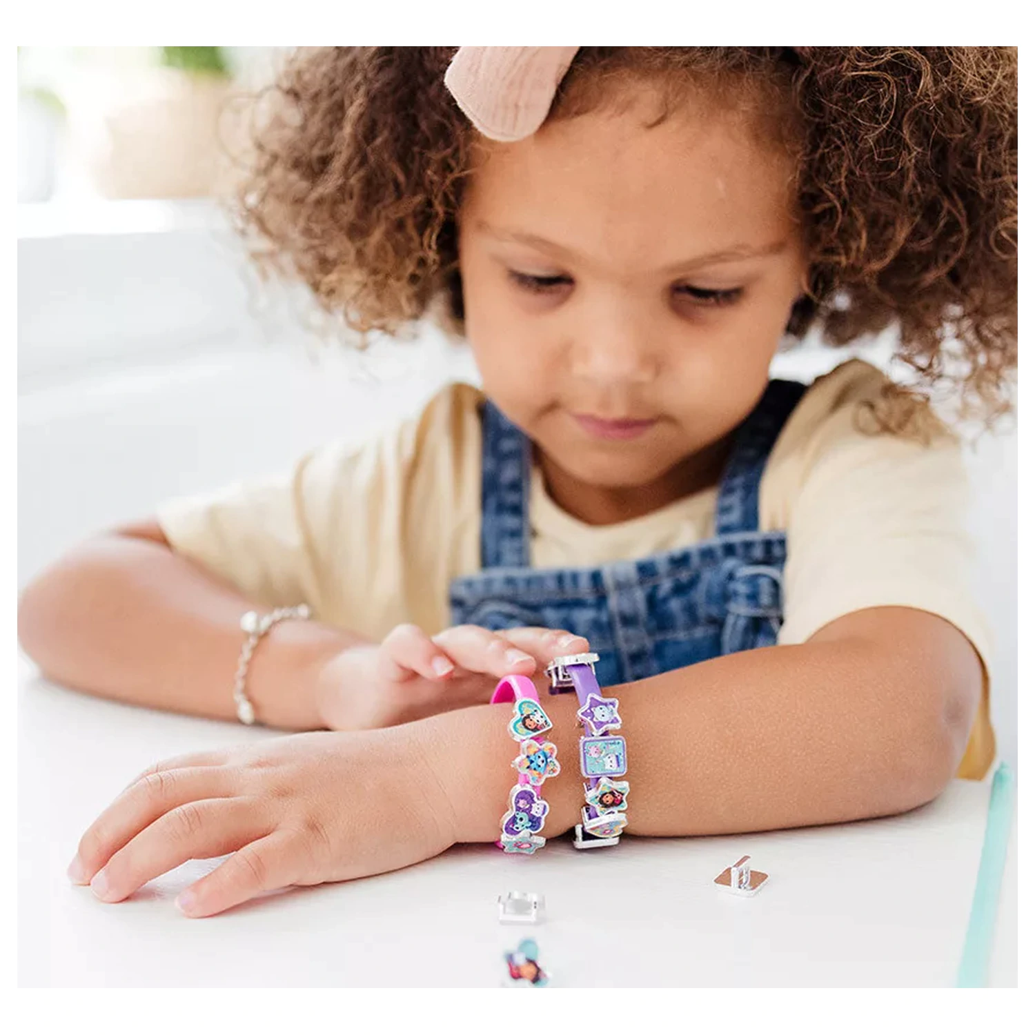 Gabi's Dollhouse Cats Bracelet Making Kit product photo