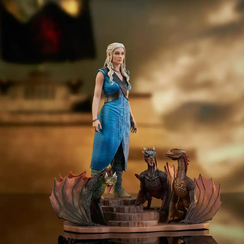 Game of Thrones Deluxe Gallery PVC Statue Daenerys Targaryen 24 cm product photo