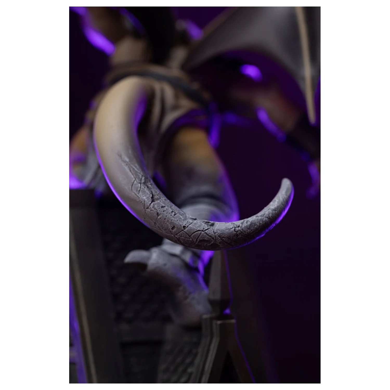Gargoyles Art Scale Statue 1/10 Hudson 33 cm             product photo
