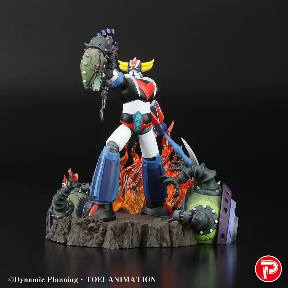 Grendizer Scene Selection 01 PVC Statue Grendizer a cry of Victory 14 cm     product photo