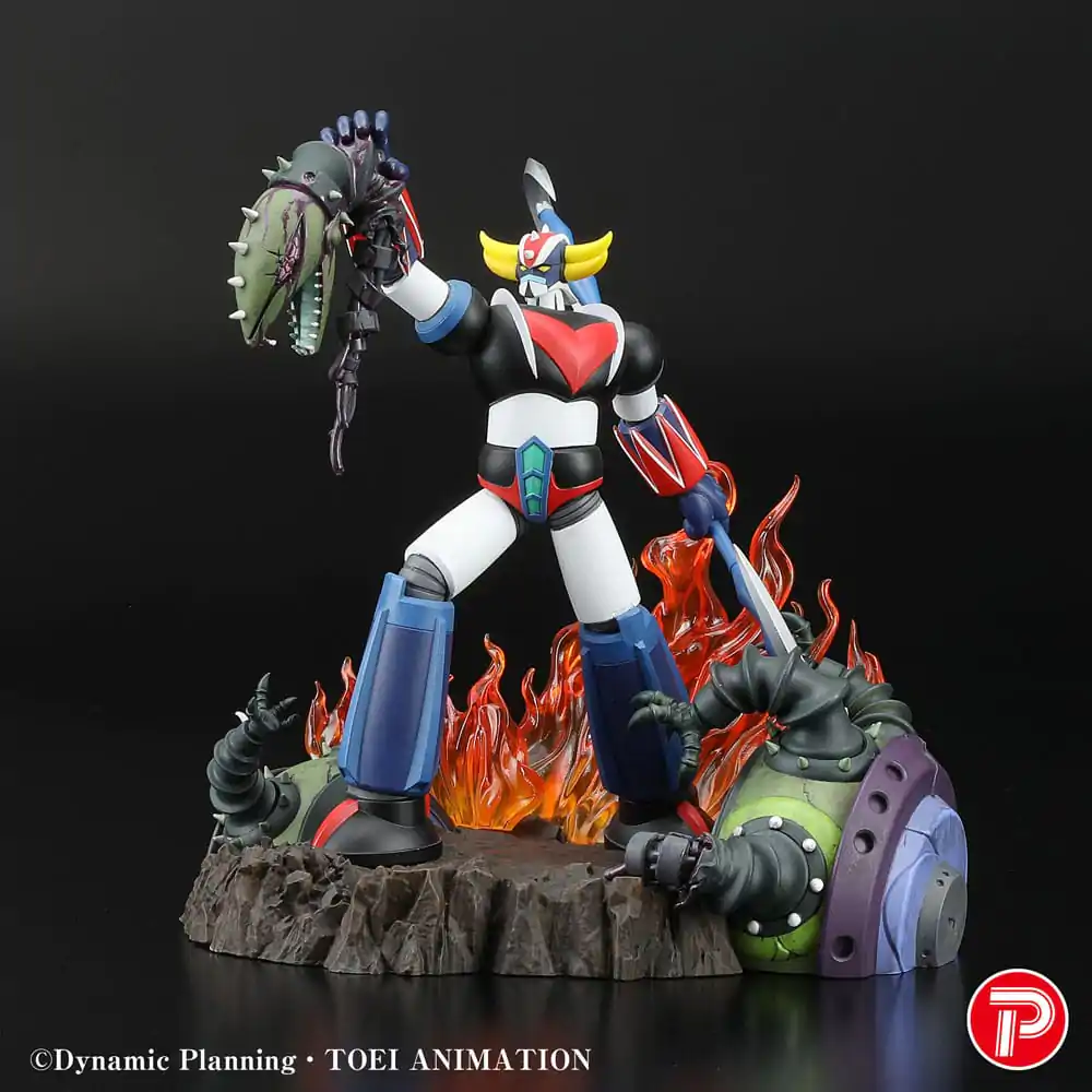 Grendizer Scene Selection 01 PVC Statue Grendizer a cry of Victory 14 cm     product photo
