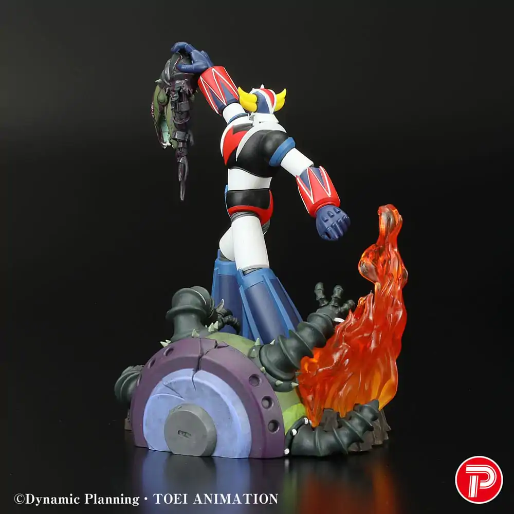 Grendizer Scene Selection 01 PVC Statue Grendizer a cry of Victory 14 cm     product photo