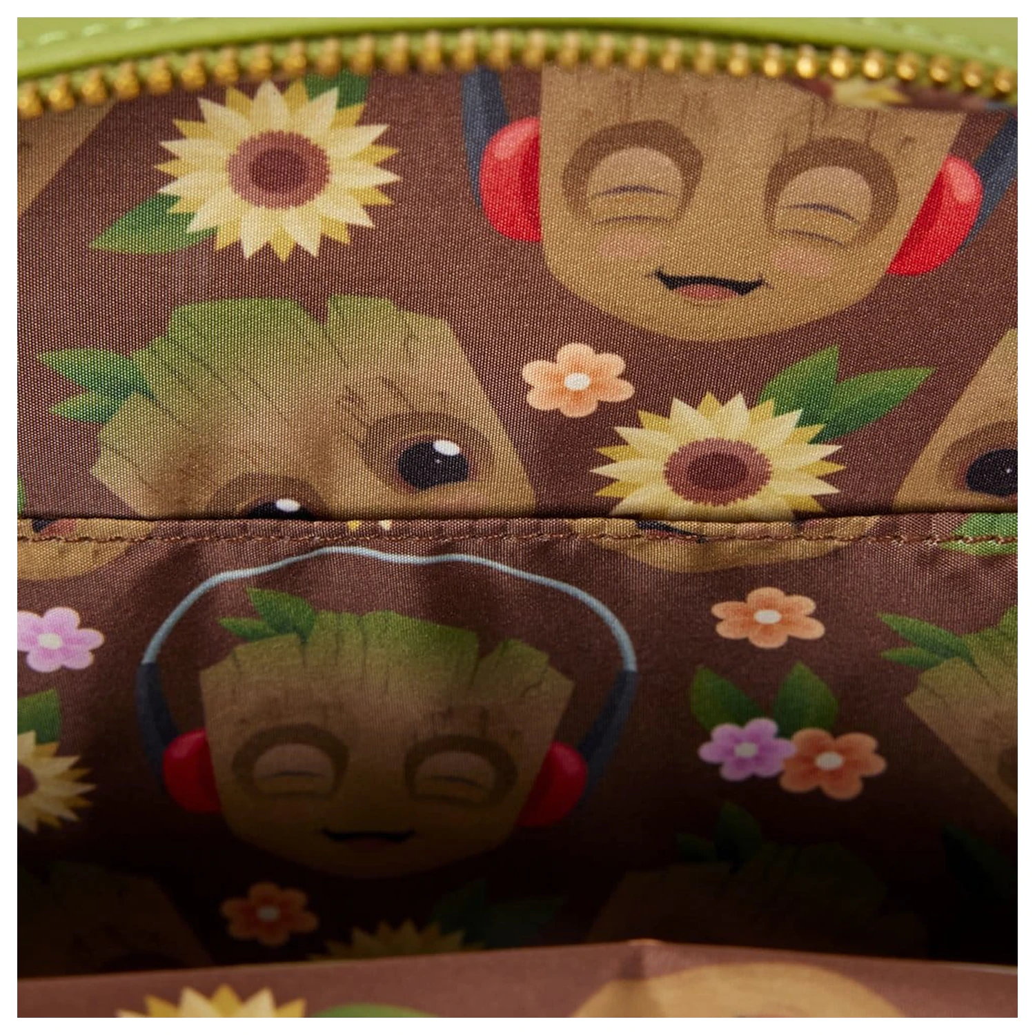 Guardians of the Galaxy by Loungefly Crossbody Groot Floral product photo