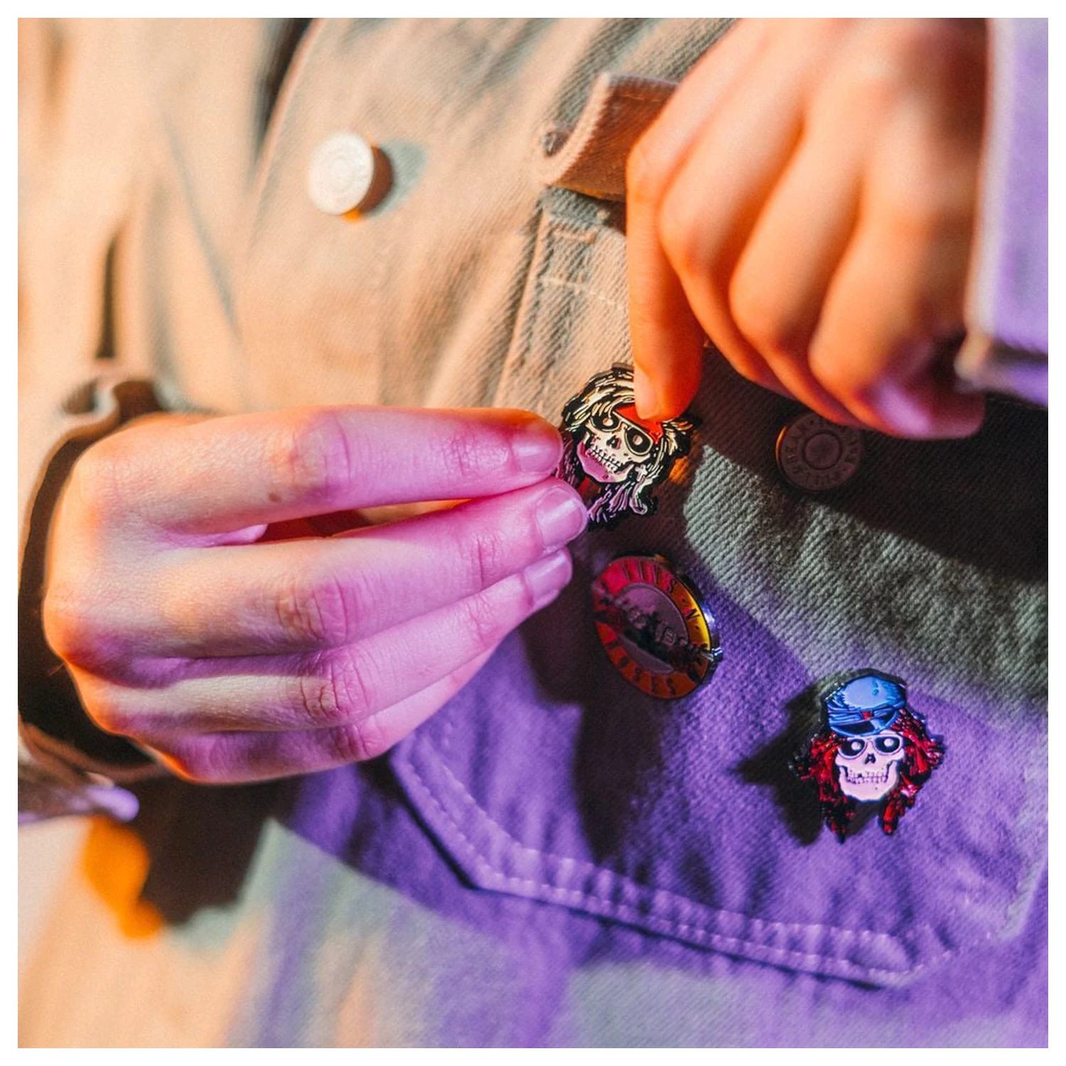 Guns N Roses set of 4 pins product photo