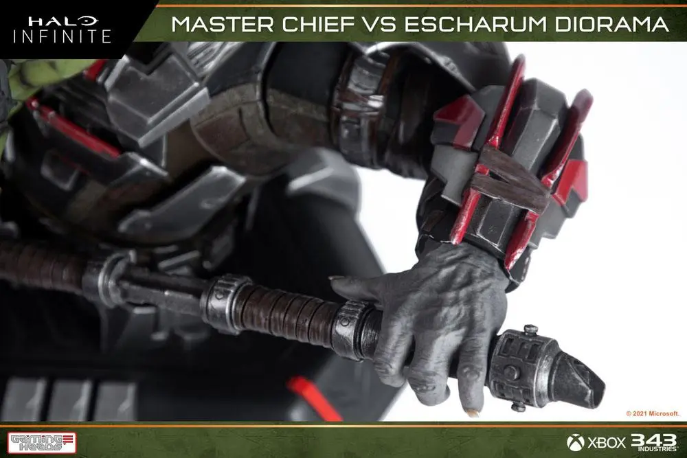 Halo: Infinite Diorama 1/8 Master Chief vs. Escharum 31 cm product photo