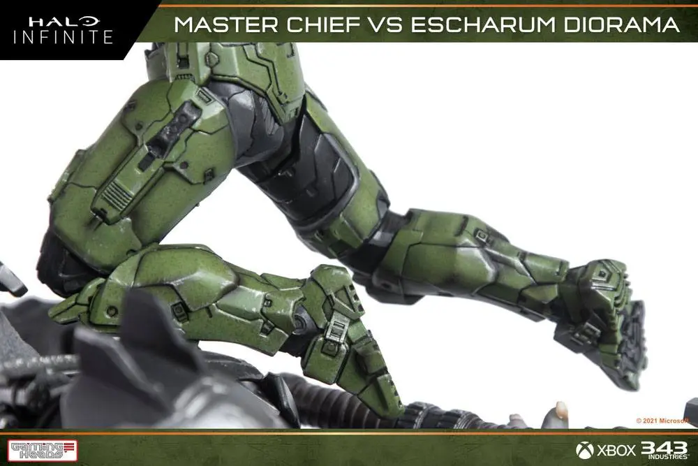 Halo: Infinite Diorama 1/8 Master Chief vs. Escharum 31 cm product photo