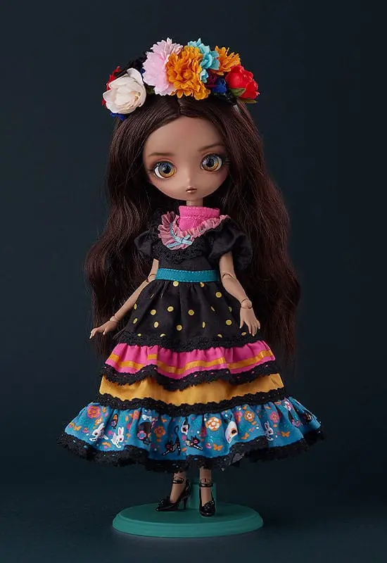 Harmonia Bloom Seasonal Doll Figures Outfit Set: Gabriela (Black) product photo