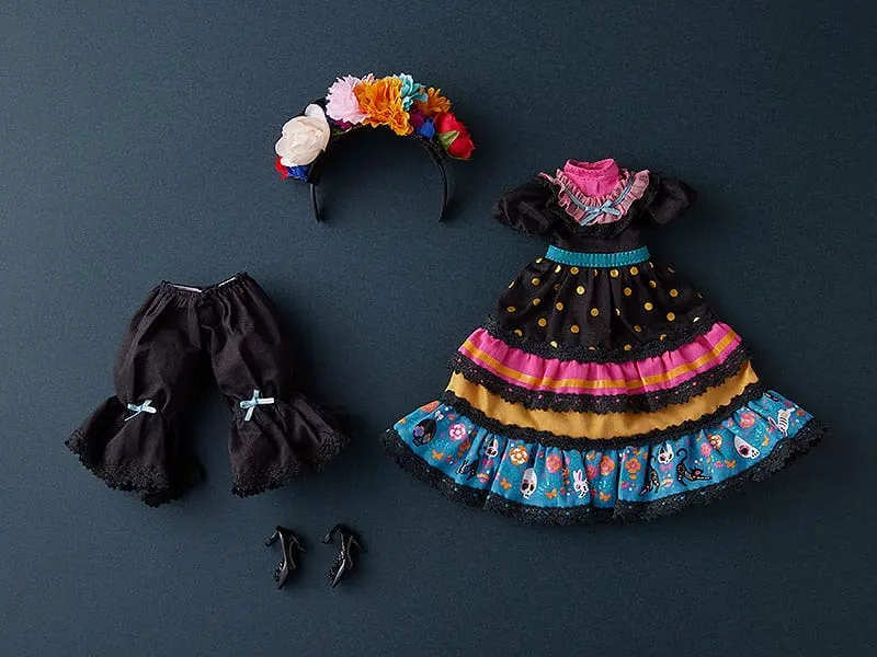 Harmonia Bloom Seasonal Doll Figures Outfit Set: Gabriela (Black) product photo