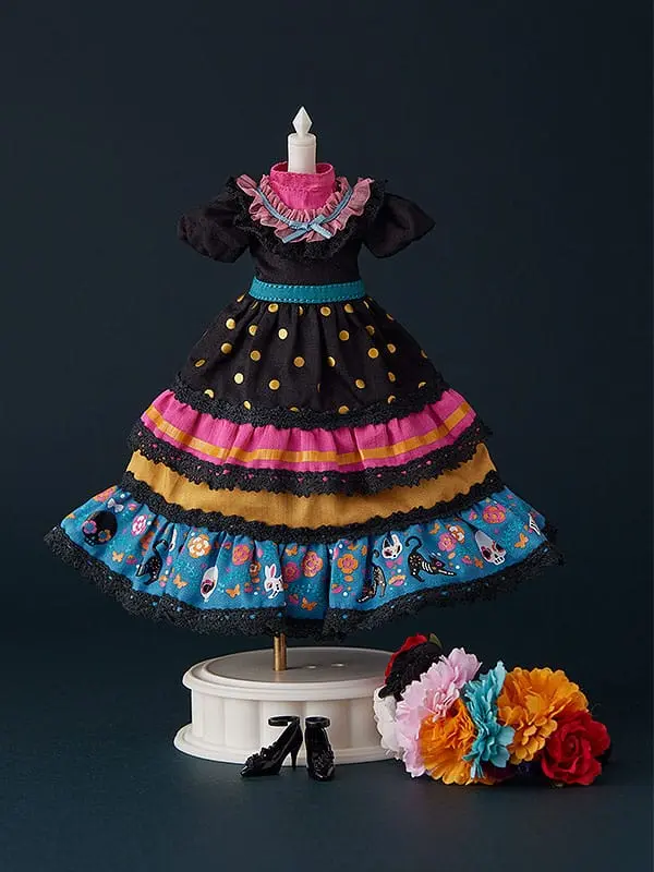 Harmonia Bloom Seasonal Doll Figures Outfit Set: Gabriela (Black) product photo