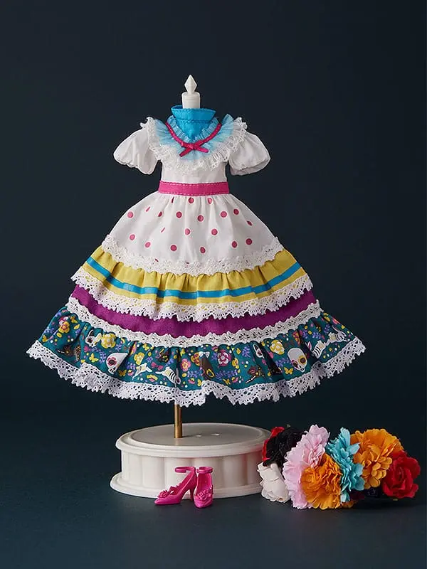 Harmonia Bloom Seasonal Doll Figures Outfit Set: Gabriela (White) product photo