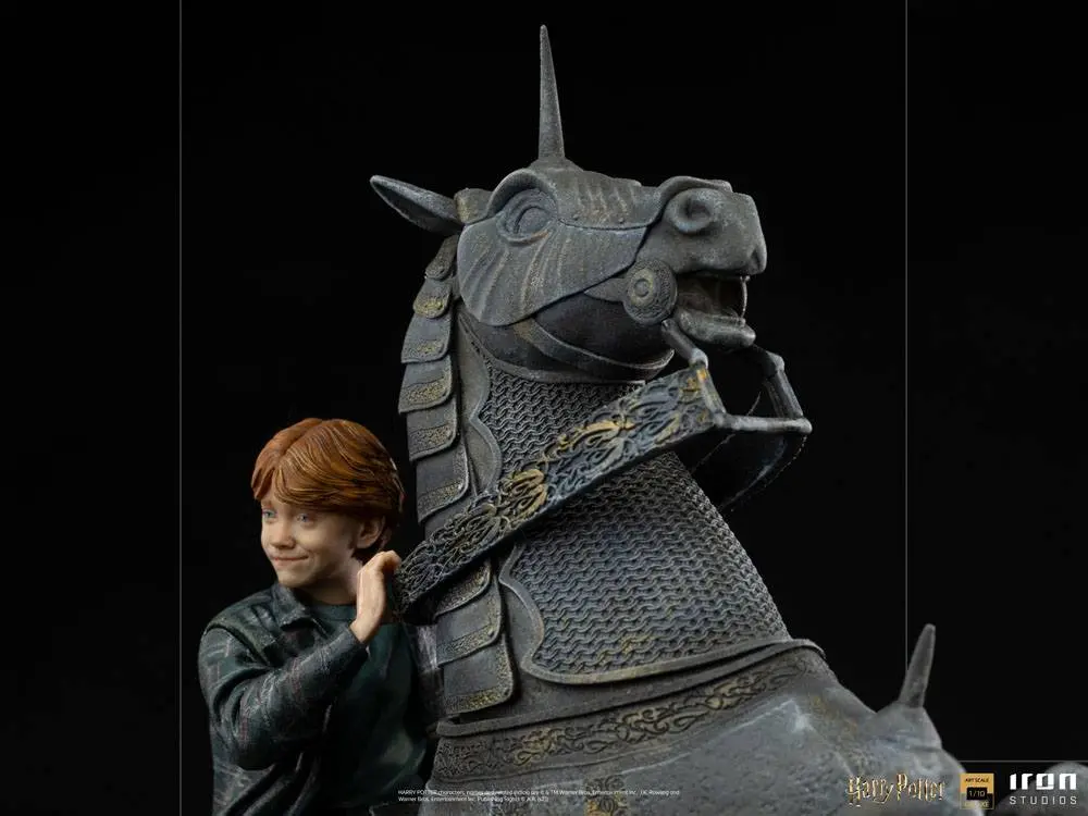 Harry Potter Deluxe Art Scale Statue 1/10 Ron Weasley at the Wizard Chess 35 cm product photo