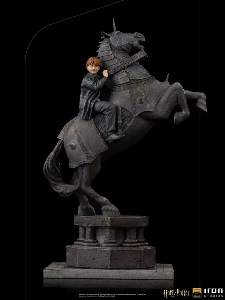Harry Potter Deluxe Art Scale Statue 1/10 Ron Weasley at the Wizard Chess 35 cm product photo