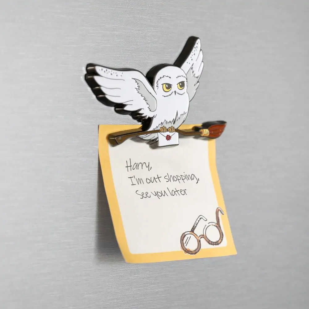 Harry Potter hedwig magnet product photo