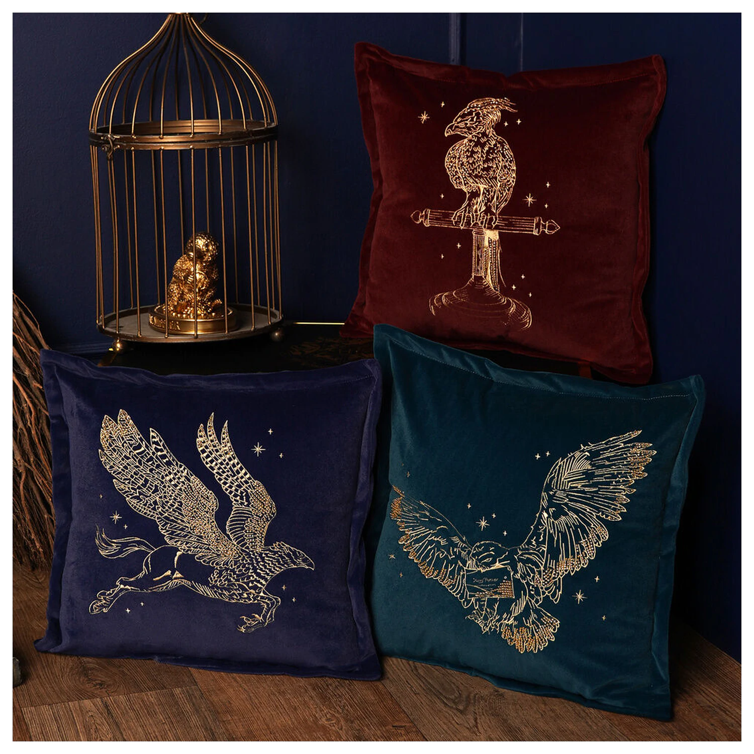 Harry Potter Hedwig velvet cushion product photo