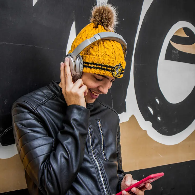 Harry Potter Pom-Pom Beanie Hufflepuff product photo