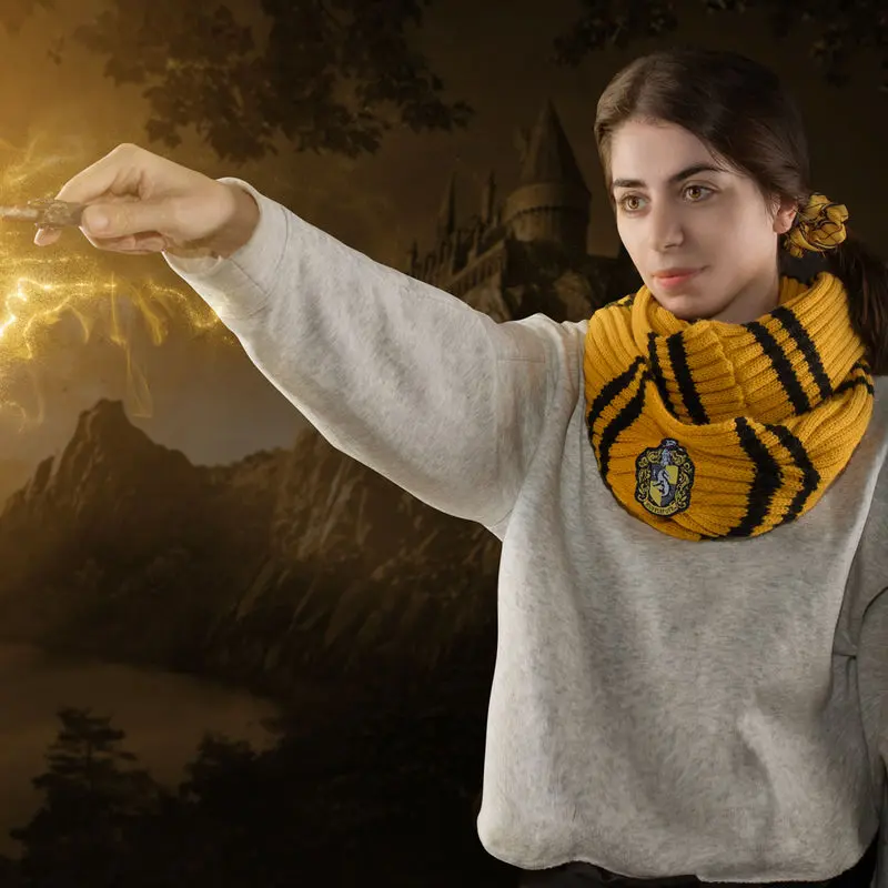 Harry Potter Infinity Scarf Hufflepuff product photo