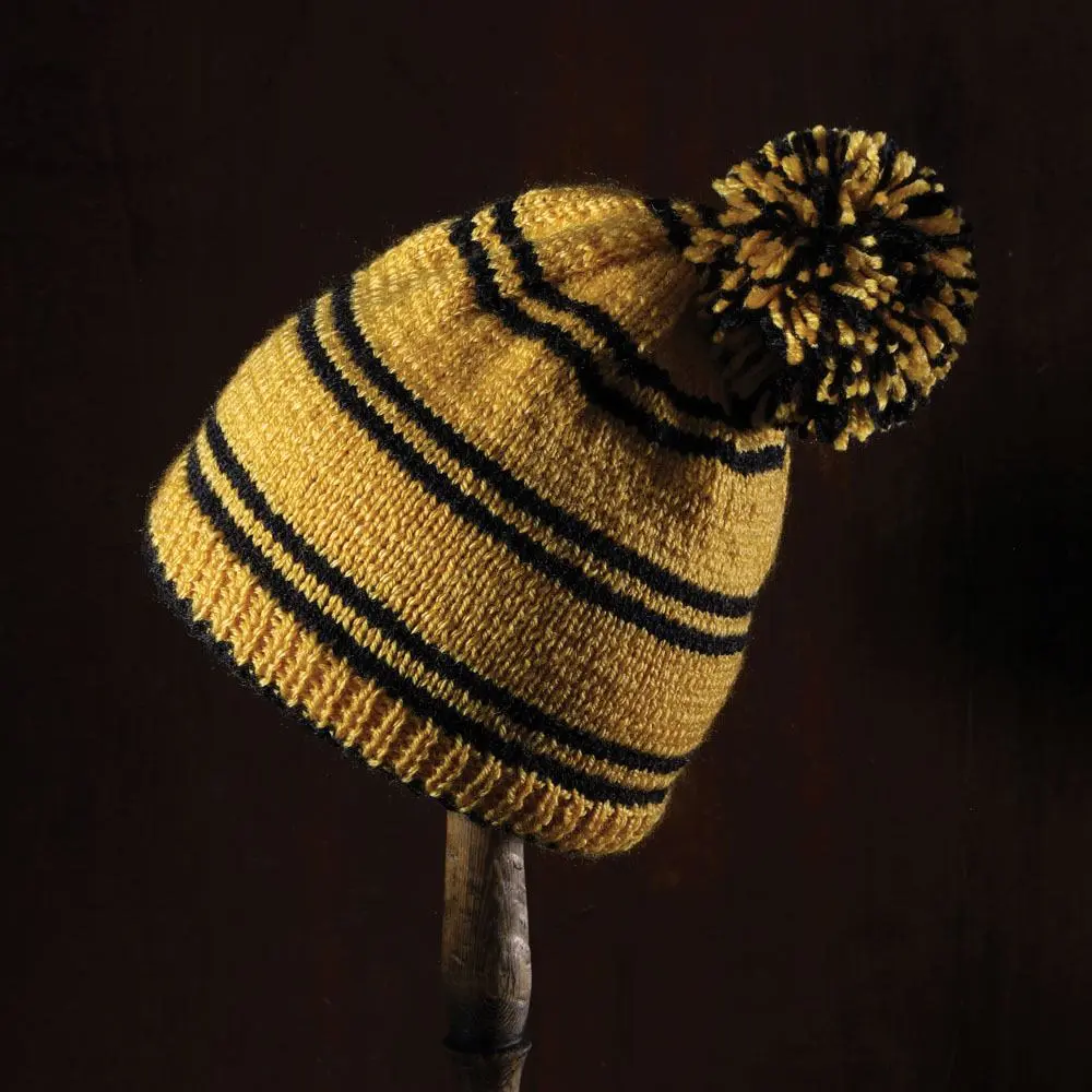 Harry Potter Knitting Kit Beanie Hat Hufflepuff product photo