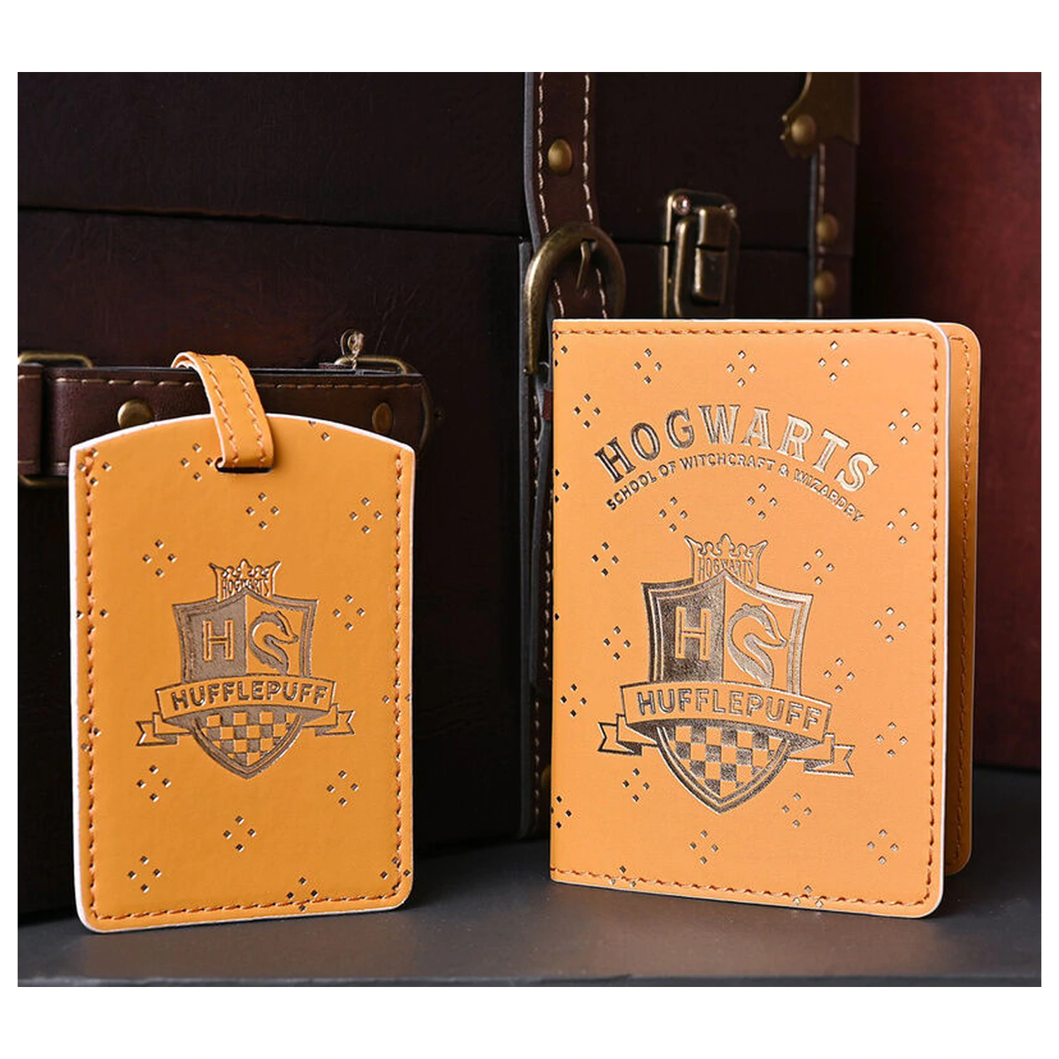 Harry Potter Hufflepuff passport holder & luggage tag product photo