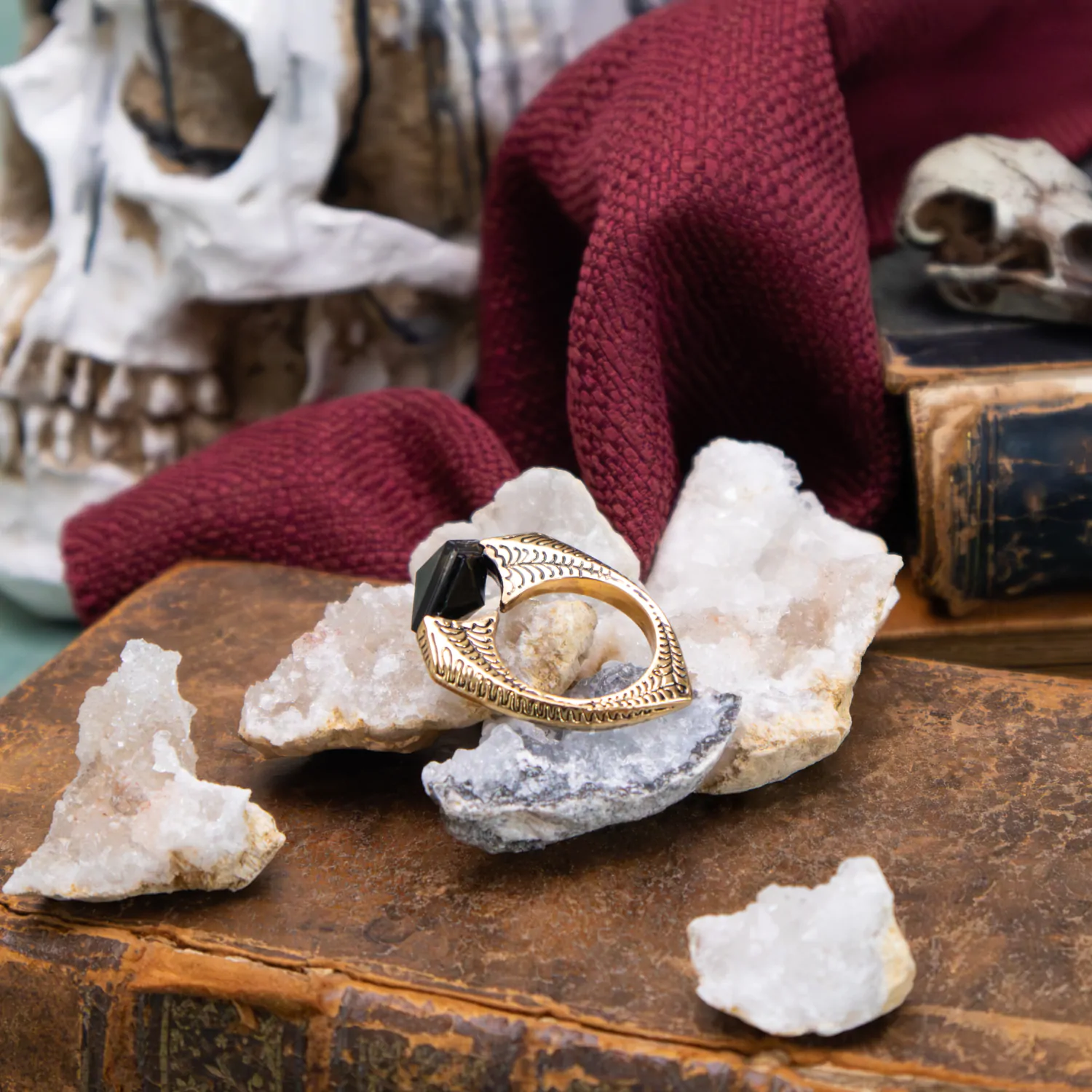 Harry Potter Replica 1/1 Lord Voldemort´s Horcrux Ring (gold-plated) product photo