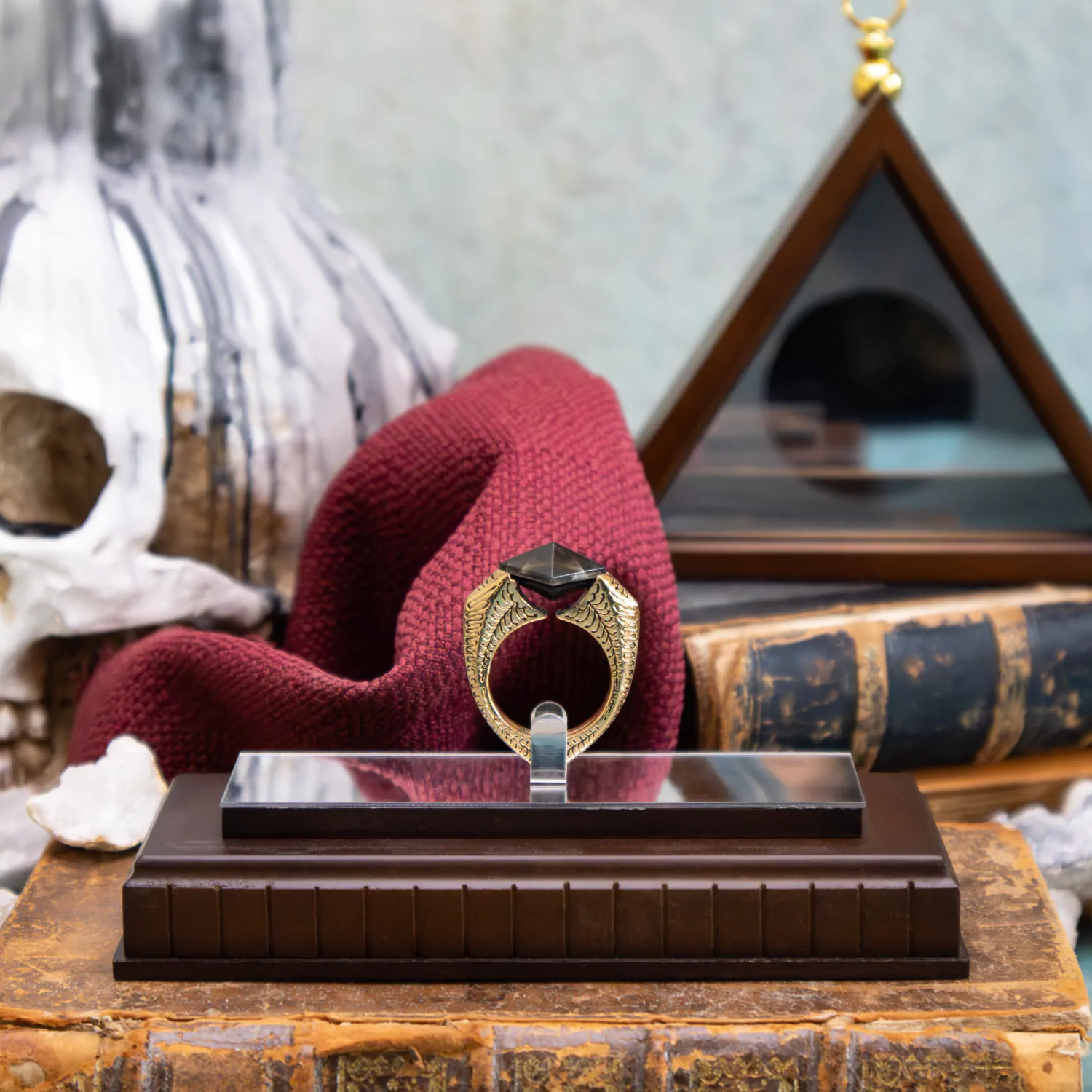 Harry Potter Replica 1/1 Lord Voldemort´s Horcrux Ring (gold-plated) product photo